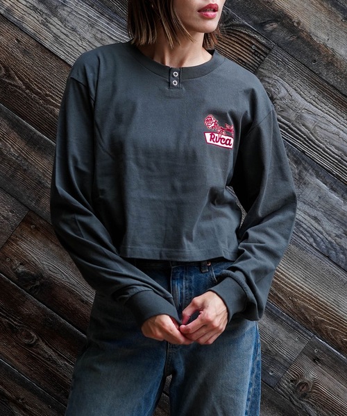 RVCA(ルーカ)の「RVCA レディース COSTA CROPPED LS TEE ロンT 【2025年秋冬モデル】/ルーカバックプリントショート丈長袖ロンT(Tシャツ/カットソー・レディース・ホワイト/ブラック/ピンク・SMALL/MEDIUM)」の16枚目の写真