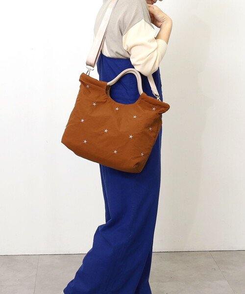 COOCO(クーコ)の「星柄刺繍軽量2WAYトートバッグ(トートバッグ・レディース・ライトブルー/スミクロ/ライトグレー/キャメル・FREE)」の8枚目の写真