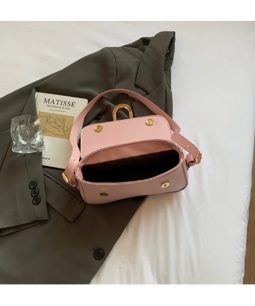 SALTMINT（ソルトミント）の「U-Buckle Shoulder Bag（ショルダーバッグ・レディース・ブラウン/ブラック/ベビーピンク/オフホワイト・FREE）」の9枚目の写真