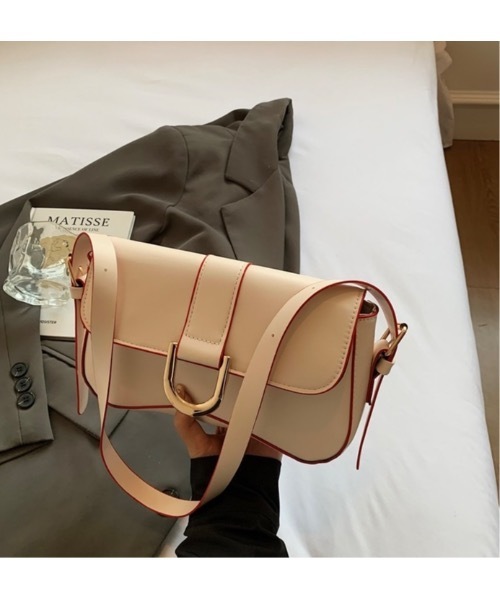 SALTMINT（ソルトミント）の「U-Buckle Shoulder Bag（ショルダーバッグ・レディース・ブラウン/ブラック/ベビーピンク/オフホワイト・FREE）」の6枚目の写真