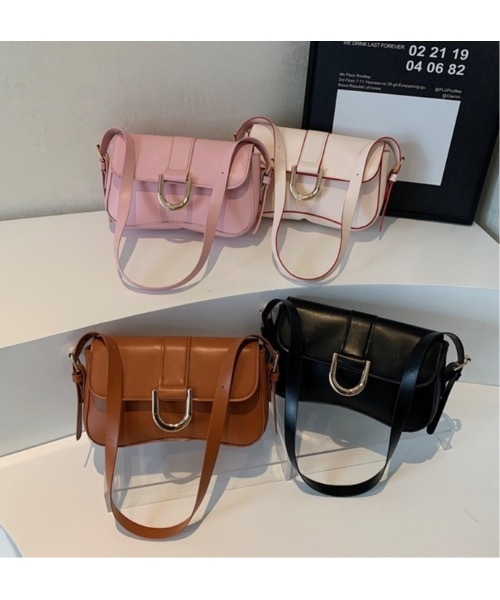 SALTMINT（ソルトミント）の「U-Buckle Shoulder Bag（ショルダーバッグ・レディース・ブラウン/ブラック/ベビーピンク/オフホワイト・FREE）」の5枚目の写真