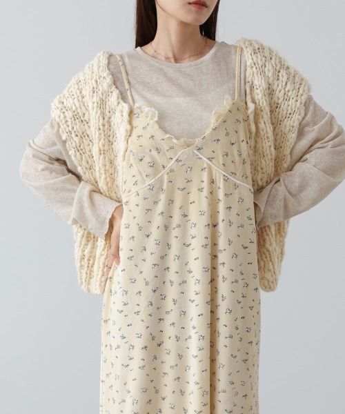 Bab(バブ)の「【初販即完】【選べるサイズ展開】小花柄レース付きベロアキャミワンピース(ワンピース・レディース・アイボリー/ブラック/ブラウン・S/M/L)」の18枚目の写真