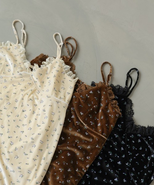 Bab(バブ)の「【初販即完】【選べるサイズ展開】小花柄レース付きベロアキャミワンピース(ワンピース・レディース・アイボリー/ブラック/ブラウン・S/M/L)」の14枚目の写真