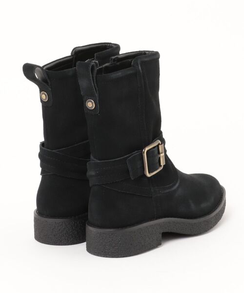 Clarks(クラークス)の「Clarks クラークス NELLA MID レディースブーツ エンジニア ミドルブーツ(ネラミッド) 26182891 ブラックスエード(ブーツ・レディース・ブラック・22.5cm/23.0cm/23.5cm/24.0cm/24.5cm)」の2枚目の写真