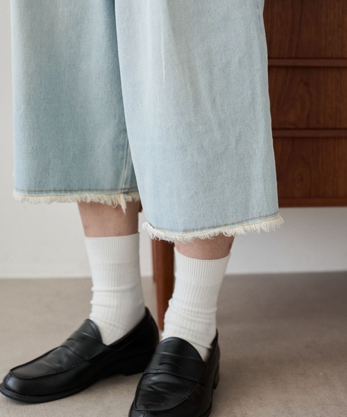 LUCY(ルーシー)の「LUCY/クロップドワイドデニムパンツ(デニムパンツ・メンズ・ブラック系2/ライトインディゴブルー・MEDIUM/LARGE)」の9枚目の写真