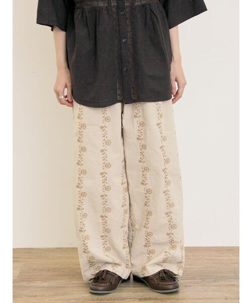 Samansa Mos2(サマンサ モスモス)の「【M/Lサイズ】花刺繍パンツ(その他パンツ・レディース・ベージュ/チャコールグレー/ブラウン・L/M)」の10枚目の写真