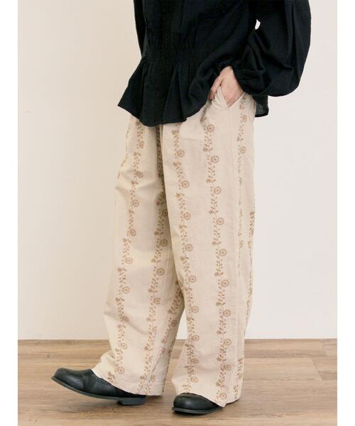 Samansa Mos2(サマンサ モスモス)の「【M/Lサイズ】花刺繍パンツ(その他パンツ・レディース・ベージュ/チャコールグレー/ブラウン・L/M)」の16枚目の写真