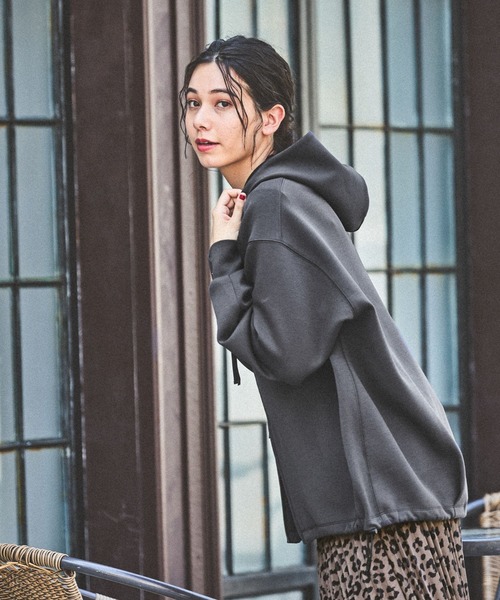 niko and（ニコアンド）の「ライトダンボールZIPパーカー（パーカー