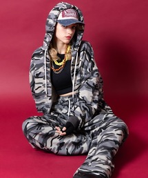a.p.o.v.（エーピーオービー）の「a.p.o.v. カモフラスウェットオーバーサイズクロップド丈ZIPパーカー（パーカー）」