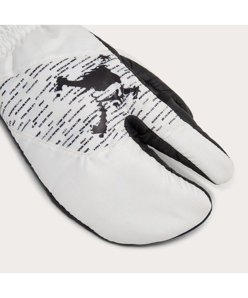 OAKLEY（オークリー）の「オークリー SKULL MITTEN 18.0 FW/グローブ/手袋/ゴルフコレクション/防風/撥水/OAKLEY（手袋・メンズ・ブラック/ホワイト・L/XL）」の3枚目の写真
