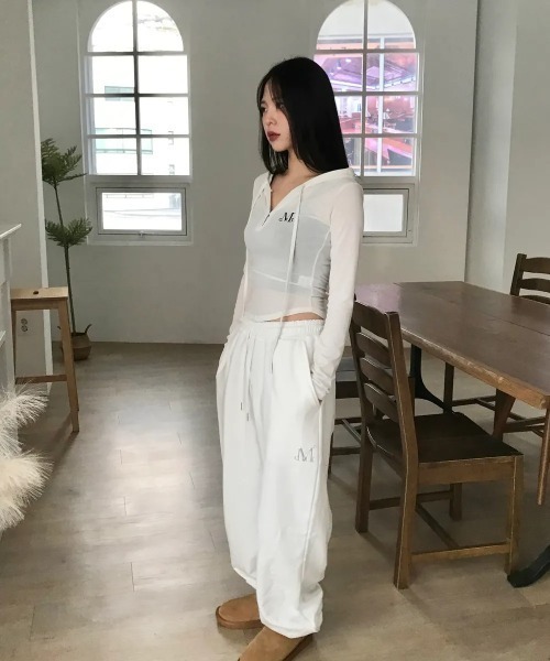 MUCENT（ムセント）の「【日本未発売/WEB限定】MUCENT(ムセント)/スナップボタン スリム フィット フード Tシャツ/RUEN SIGNATURE SLIM HOOD T（Tシャツ/カットソー・レディース・グレー/チャコールグレー/ブラック/ホワイト・FREE）」の10枚目の写真