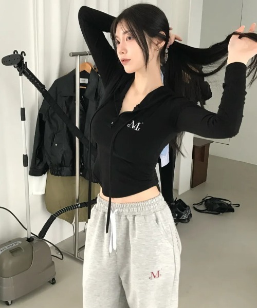 MUCENT（ムセント）の「【日本未発売/WEB限定】MUCENT(ムセント)/スナップボタン スリム フィット フード Tシャツ/RUEN SIGNATURE SLIM HOOD T（Tシャツ/カットソー・レディース・グレー/チャコールグレー/ブラック/ホワイト・FREE）」の16枚目の写真