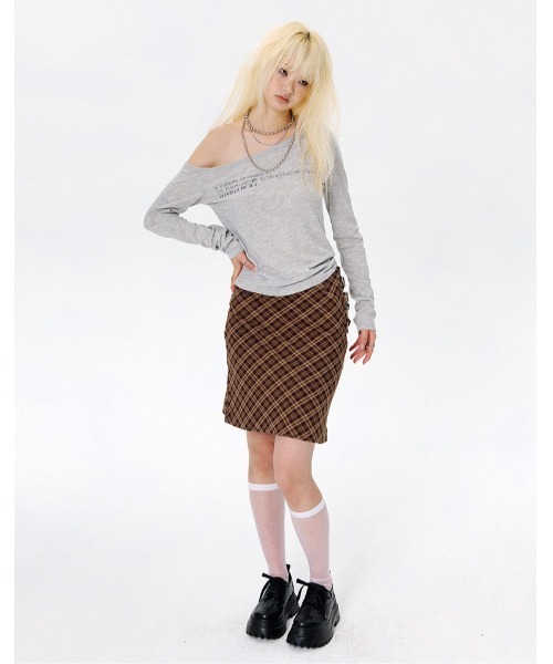 runningHIGH(ランニングハイ)の「A'GEM/9 × .kom 『runningHIGH/ランニングハイ』 ONE OFF SHOULDER L/S TEE/ワンオフショルダー 長袖Tシャツ(Tシャツ/カットソー・レディース・ブラック/ホワイト/グレー・FREE)」の19枚目の写真