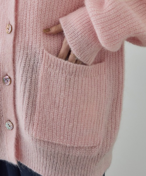 ROPE'（ロペ）の「スーパーキッドモヘヤVネックカーディガン/イージーケア（カーディガン/ボレロ・レディース・チャコールグレー/ピンク系その他2・FREE）」の3枚目の写真