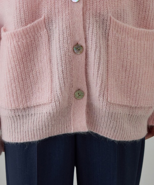 ROPE'（ロペ）の「スーパーキッドモヘヤVネックカーディガン/イージーケア（カーディガン/ボレロ・レディース・チャコールグレー/ピンク系その他2・FREE）」の4枚目の写真