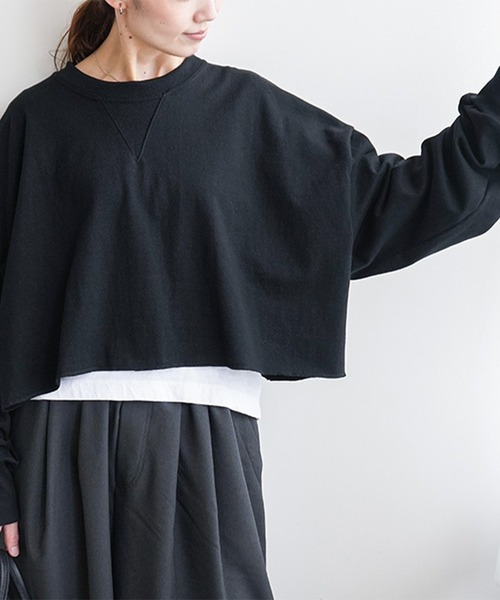 SOLAMONAT(ソラモナ)の「ペンネ天竺 ショートプルオーバー(Tシャツ/カットソー・レディース・杢グレー/ヘザーチャコール/ホワイト/ブラック/カーキ/ライトピンク・FREE)」の1枚目の写真