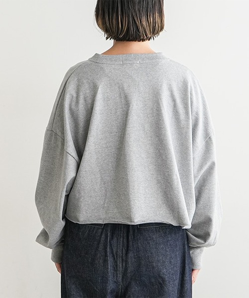 SOLAMONAT(ソラモナ)の「ペンネ天竺 ショートプルオーバー(Tシャツ/カットソー・レディース・杢グレー/ヘザーチャコール/ホワイト/ブラック/カーキ/ライトピンク・FREE)」の20枚目の写真