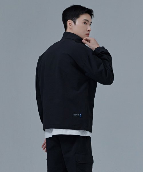 CHASECULT(チェイスカルト)の「男性ストレッチ裏起毛ハイネックアノラックTシャツ-CFRK5128D03(ナイロンジャケット・メンズ・ブラック・100/105/110/95)」の3枚目の写真