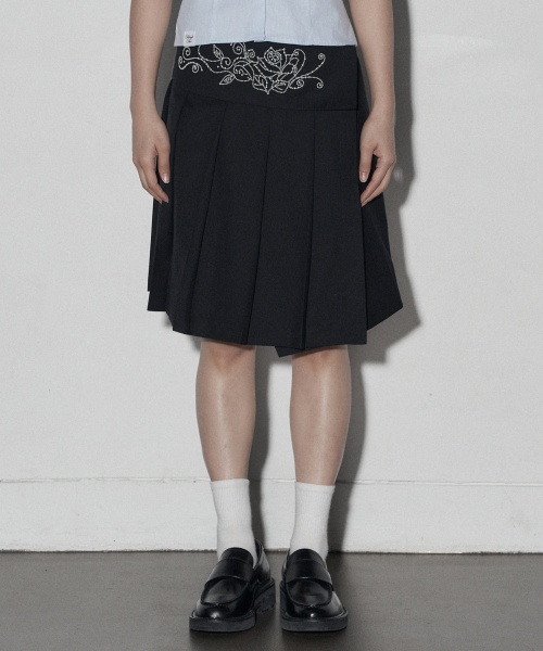 Midnight Move(ミッドナイトムーブ)の「pearl skirt (black)(スカート・レディース・その他・SMALL/MEDIUM)」の4枚目の写真