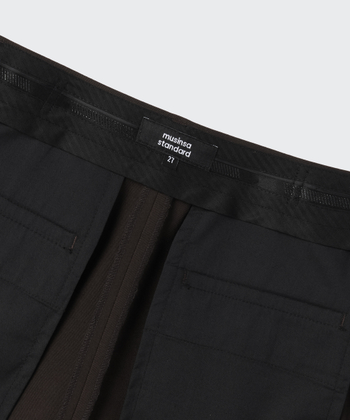 MUSINSA STANDARD WOMAN（ムシンサスタンダードウーマン）の「ウィメンズハイウエストワイドヒドゥンバンディングスラックス[ダークブラウン]（スラックス・レディース・その他・24/25/26/27/28/29/31/30/32/34）」の5枚目の写真