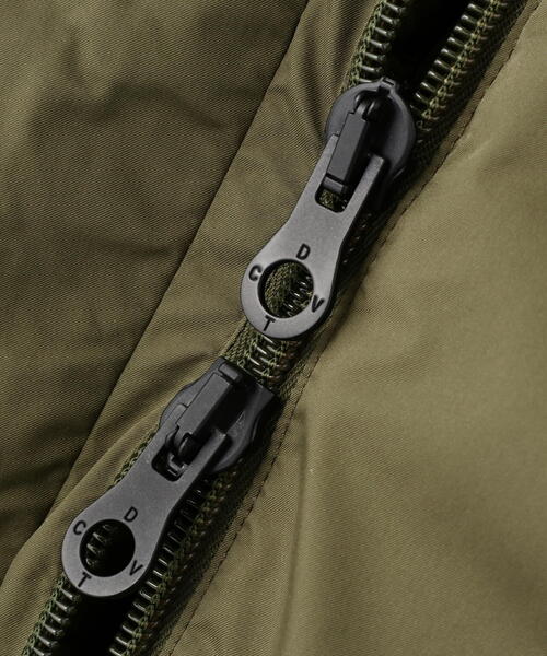 DUVETICA（デュベティカ）の「DUVETICA/デュベティカ/ALAQUA/アラクア(2025年FWモデル）（ダウンジャケット/コート・レディース・オリーブ系/ブラック・38/42/40）」の7枚目の写真