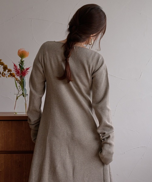 mideal(マイディール)の「lady knit onepiece / レディーニットワンピース(ワンピース・レディース・ベージュ/チャコールグレー・FREE)」の10枚目の写真