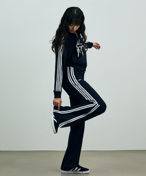 ARI（アリ）の「JOEL JERSEY TRACK PANTS / NAVY（スウェットパンツ・レディース・ネイビー・FREE）」の4枚目の写真