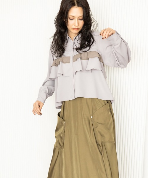 OSMOSIS（オズモーシス）の「ティアードフリルブラウス（シャツ/ブラウス・レディース・ブラック/グレー/ホワイト・ONE SIZE）」の3枚目の写真