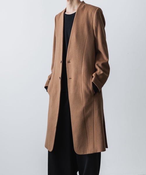 ato（アトウ）の「SINGLE CHARME NO-COLLAR COAT（チェスターコート・メンズ・ブラック/ベージュ・44/46/48）」の3枚目の写真