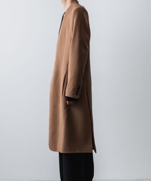 ato（アトウ）の「SINGLE CHARME NO-COLLAR COAT（チェスターコート・メンズ・ブラック/ベージュ・44/46/48）」の4枚目の写真