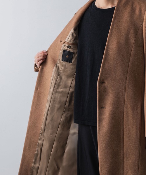 ato（アトウ）の「SINGLE CHARME NO-COLLAR COAT（チェスターコート・メンズ・ブラック/ベージュ・44/46/48）」の11枚目の写真