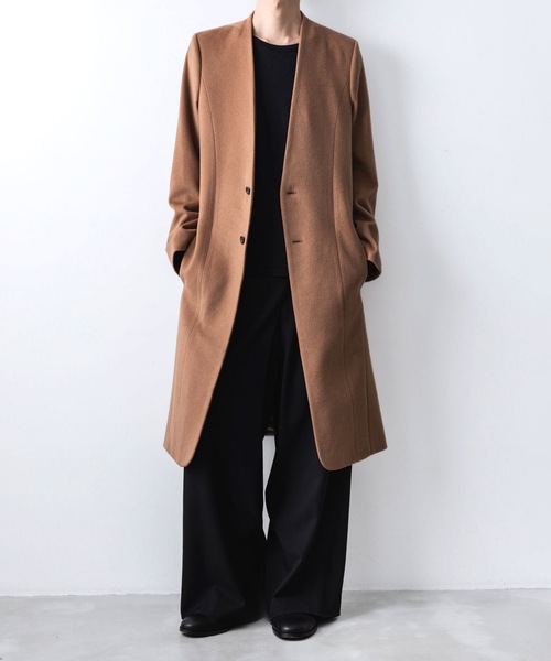 ato（アトウ）の「SINGLE CHARME NO-COLLAR COAT（チェスターコート・メンズ・ブラック/ベージュ・44/46/48）」の12枚目の写真