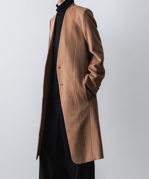 ato（アトウ）の「SINGLE CHARME NO-COLLAR COAT（チェスターコート・メンズ・ブラック/ベージュ・44/46/48）」の13枚目の写真