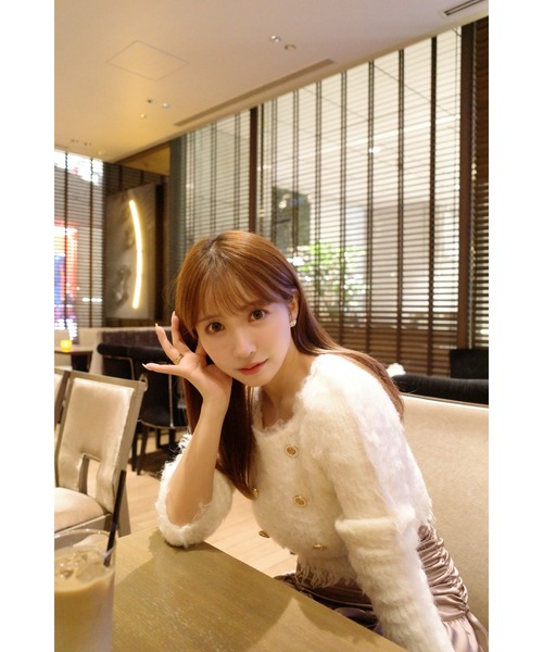 MISTREASS(ミストレアス)の「Square Neck Brushed Knit Top(ニット/セーター・レディース・グレー/オフホワイト・FREE)」の9枚目の写真