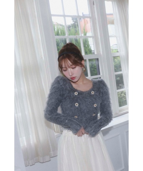MISTREASS(ミストレアス)の「Square Neck Brushed Knit Top(ニット/セーター・レディース・グレー/オフホワイト・FREE)」の4枚目の写真