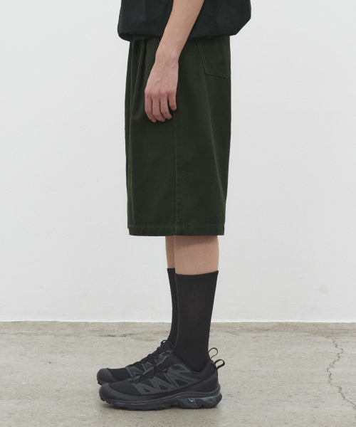DECET(デケト)の「Cotton 2Pleats Shorts DCPT041Khaki(その他パンツ・レディース・その他・32/30/26/28)」の3枚目の写真