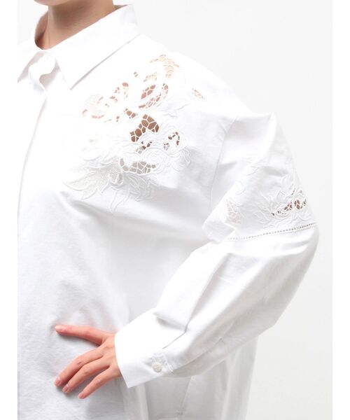 ELENDEEK（エレンディーク）の「エンブロイダリーオーバーシャツ（シャツ/ブラウス・レディース・オフホワイト/グレー・FREE）」の10枚目の写真