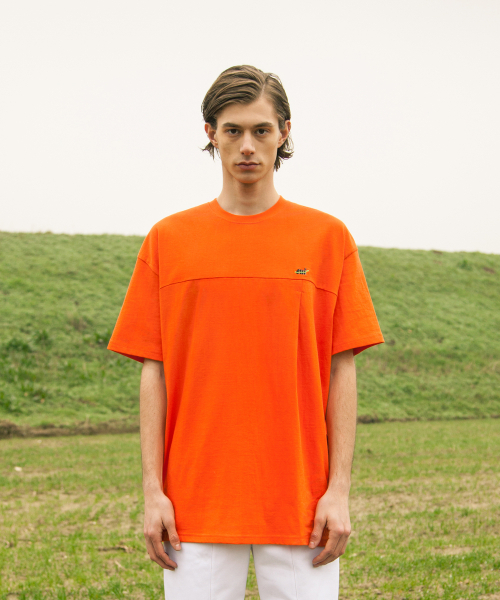 261EUI(261イーユーアイ)の「ROUND ARROW T-SHIRT ORANGE(Tシャツ/カットソー・メンズ・その他・1/2)」の1枚目の写真