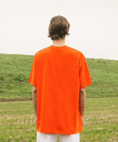 261EUI(261イーユーアイ)の「ROUND ARROW T-SHIRT ORANGE(Tシャツ/カットソー・メンズ・その他・1/2)」の2枚目の写真