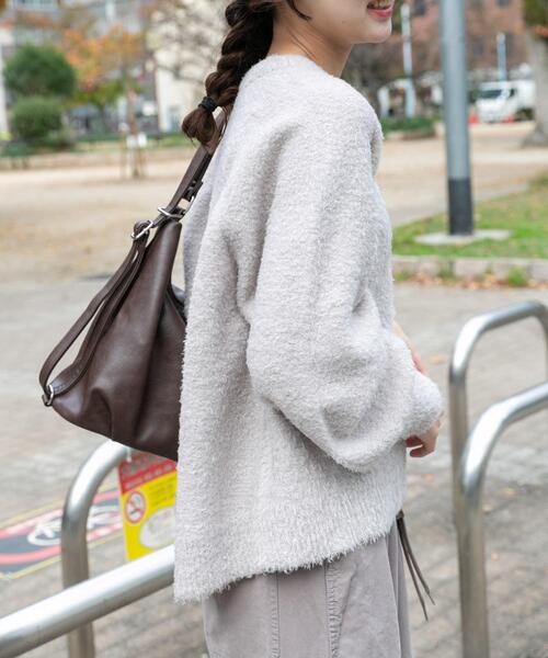 ITEMS URBANRESEARCH（アイテムズ アーバンリサーチ）の「ボリュームスリーブラグランニット（ニット/セーター・レディース・ネイビー/グレー系その他/ミント・FREE）」の5枚目の写真