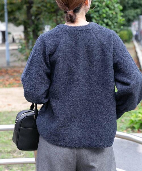 ITEMS URBANRESEARCH（アイテムズ アーバンリサーチ）の「ボリュームスリーブラグランニット（ニット/セーター・レディース・ネイビー/グレー系その他/ミント・FREE）」の22枚目の写真