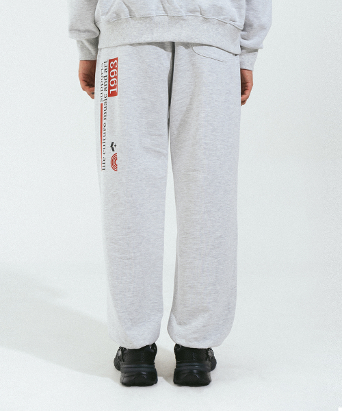 KENDA（ケンダ）の「SLASH LOGO SWEATPANTS (LIGHT MELANGE)（スウェットパンツ・レディース・チャコールグレー・SMALL/MEDIUM/LARGE）」の4枚目の写真