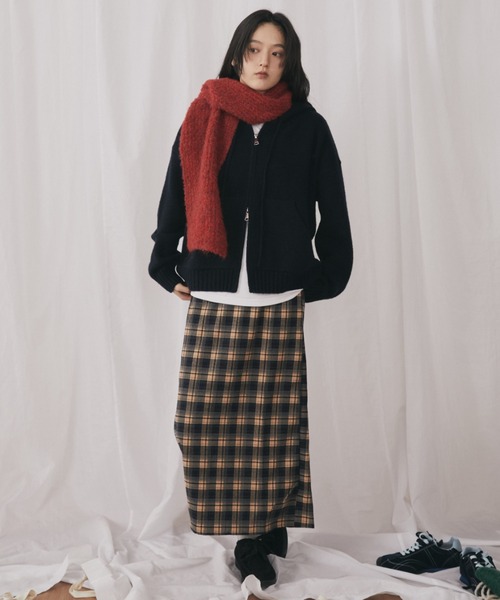 MERLOT（メルロー）の「チェックスリットロングスカート（スカート・レディース・イエロー/ネイビー/ブラック・FREE）」の16枚目の写真