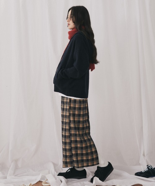 MERLOT（メルロー）の「チェックスリットロングスカート（スカート・レディース・イエロー/ネイビー/ブラック・FREE）」の17枚目の写真