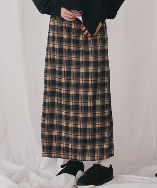 MERLOT（メルロー）の「チェックスリットロングスカート（スカート・レディース・イエロー/ネイビー/ブラック・FREE）」の13枚目の写真