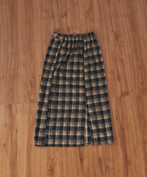 MERLOT（メルロー）の「チェックスリットロングスカート（スカート・レディース・イエロー/ネイビー/ブラック・FREE）」の4枚目の写真