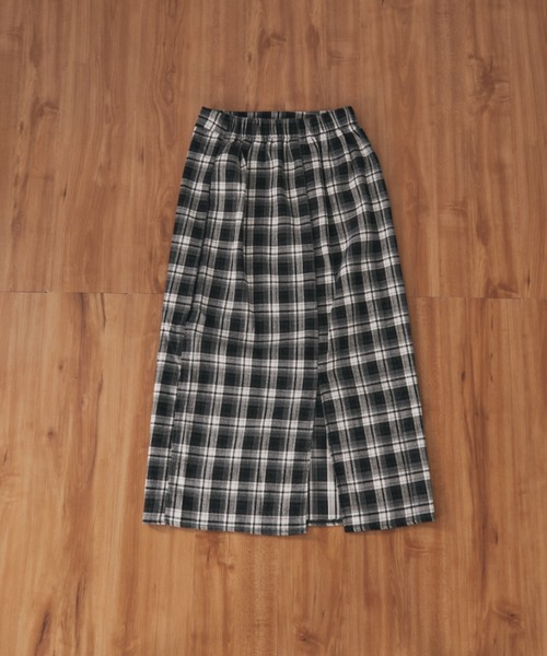 MERLOT（メルロー）の「チェックスリットロングスカート（スカート・レディース・イエロー/ネイビー/ブラック・FREE）」の5枚目の写真