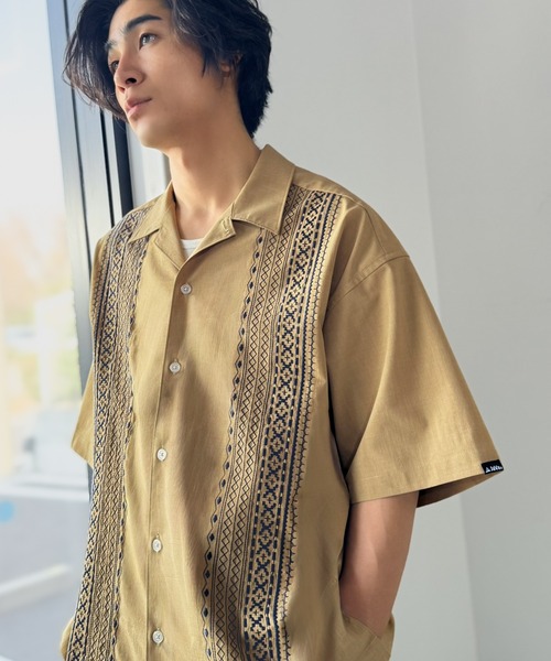Java（ジャバ）の「《JaVaジャバコラボ》周りと差がつく総刺繍！リラックスシルエット 清涼リネンライク素材 オープンカラー キューバシャツ（半袖）（シャツ/ブラウス・メンズ・チャコールグレー/ベージュ・LARGE/MEDIUM/SMALL）」の21枚目の写真