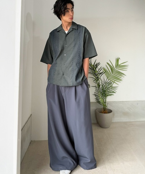 Java（ジャバ）の「《JaVaジャバコラボ》周りと差がつく総刺繍！リラックスシルエット 清涼リネンライク素材 オープンカラー キューバシャツ（半袖）（シャツ/ブラウス・メンズ・チャコールグレー/ベージュ・LARGE/MEDIUM/SMALL）」の12枚目の写真