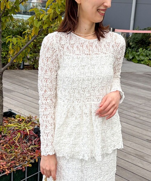 NOLLEY’S Sophi（ノーリーズソフィ）の「《セットアップ対応》ウォッシャブルストレッチレースペプラムプルオーバー（シャツ/ブラウス・レディース・ブラック/ホワイト・38）」の12枚目の写真